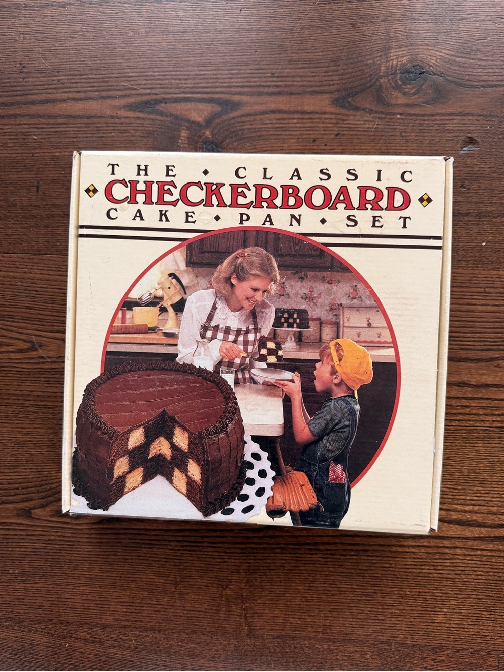 NWT - Vintage - Classic Checkerboard Cake Pan Set